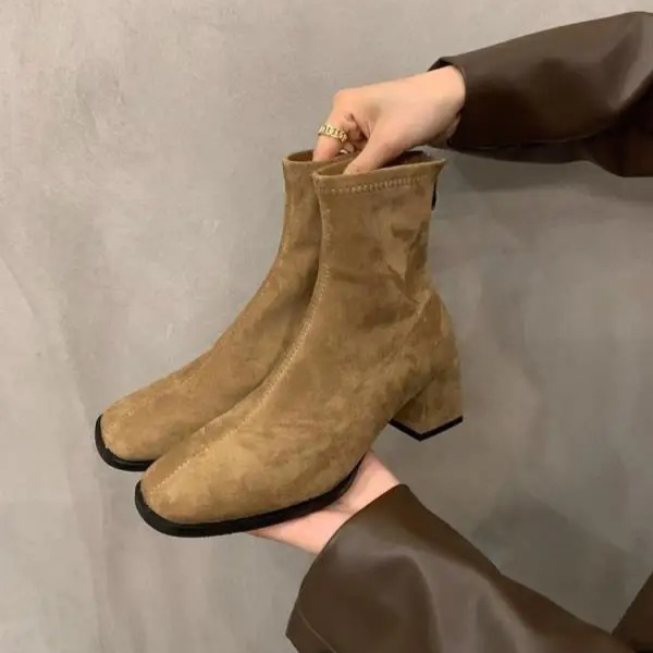 Damen Boots aus Leder mit rutschfester Sohle