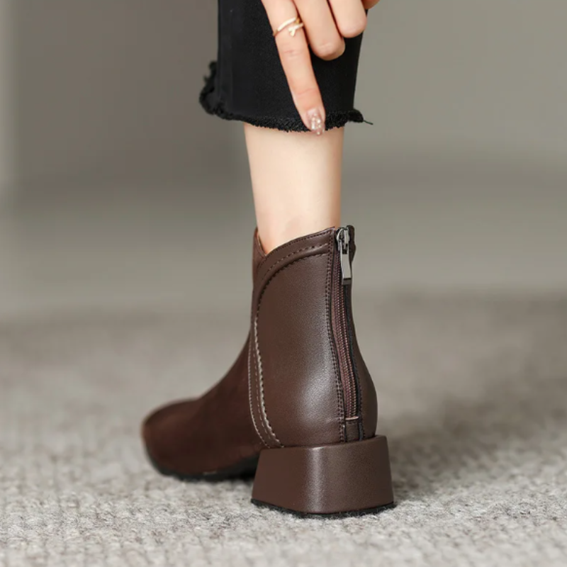 Stylische Ankle Boots mit Cutouts und niedrigem Absatz - Damen Ankle Boots