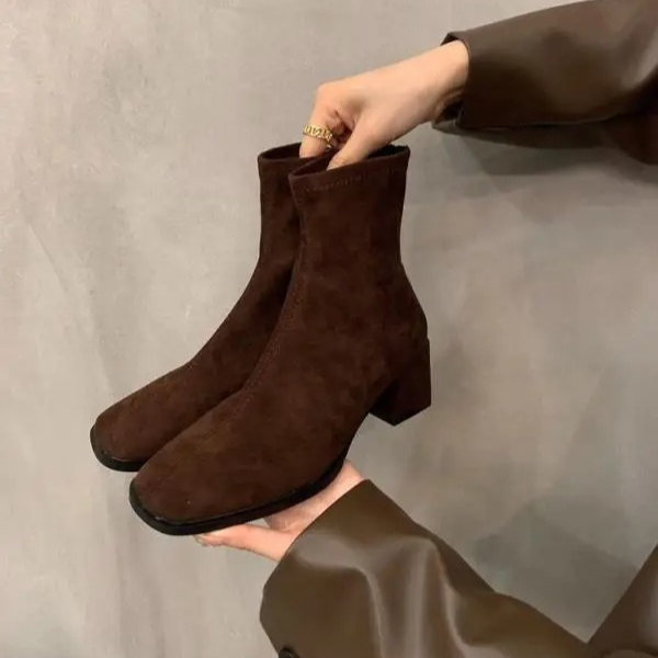 Damen Boots aus Leder mit rutschfester Sohle