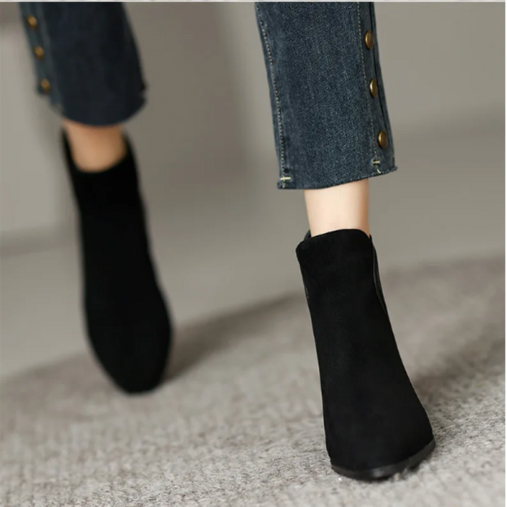 Stylische Ankle Boots mit Cutouts und niedrigem Absatz - Damen Ankle Boots