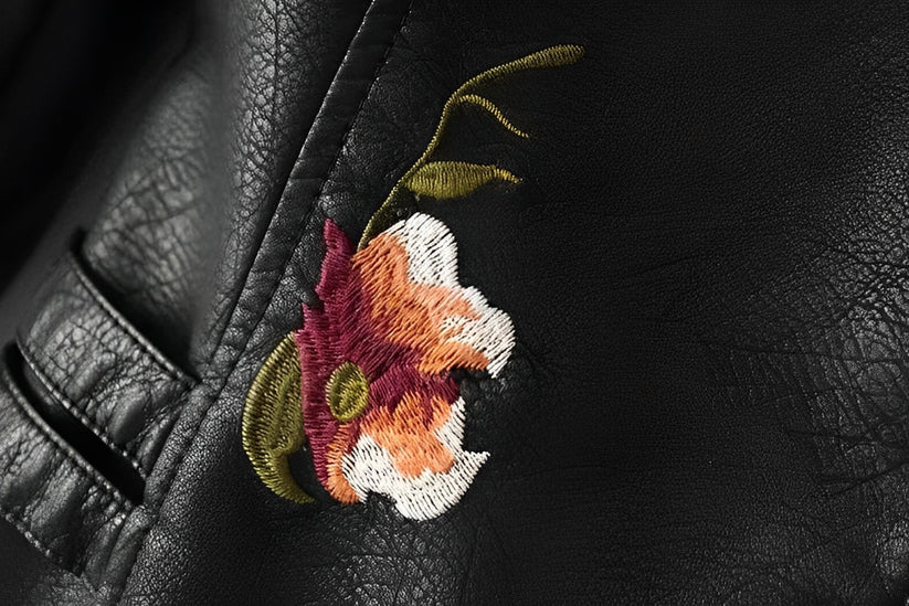 Schwarze Vegane Lederjacke mit Blumenstickerei für Damen