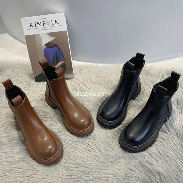 Damen Boots aus Leder mit robuster Sohle