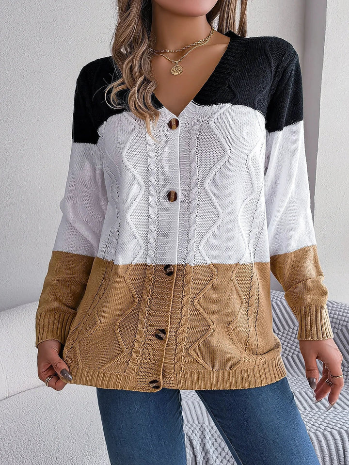 Langärmelige Strickjacke mit V-Ausschnitt