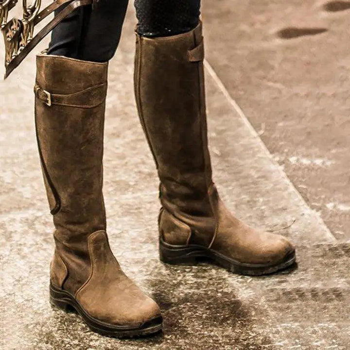 Damen - Kniehohe Stiefel - Elegantes Design mit Schnallenakzent - Stilvolle Mode für jede Gelegenheit