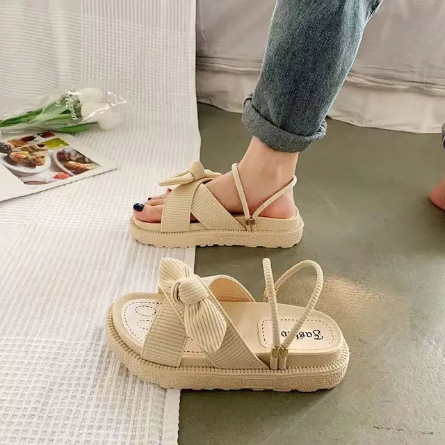 Sandalen mit Riemchen