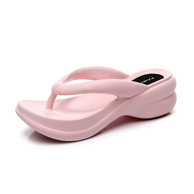 Sommer-Damen-Slipper mit Keilabsatz aus EVA: Weiche und atmungsaktive Plateau-Flip-Flops für den Außen- und Innenbereich