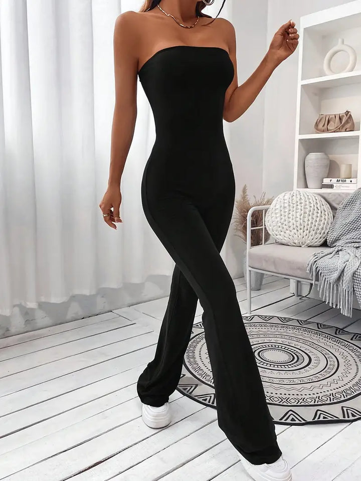 Robuster Jumpsuit mit weiten Beinen und ausgestellten Beinen