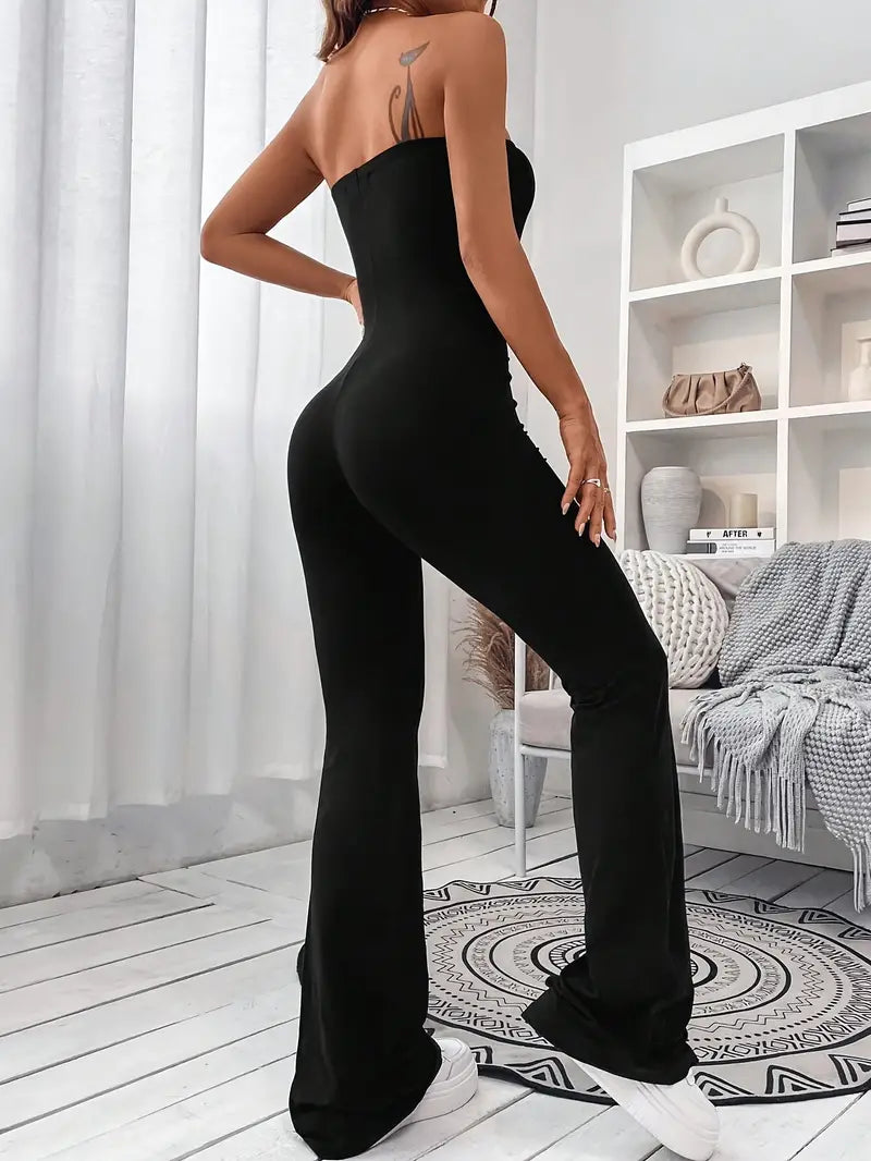 Robuster Jumpsuit mit weiten Beinen und ausgestellten Beinen