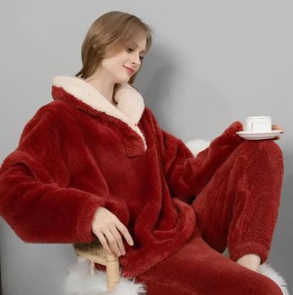 Fluffy Night - Damen-Fleece-Pyjama | Senken Sie Ihre Energierechnung!